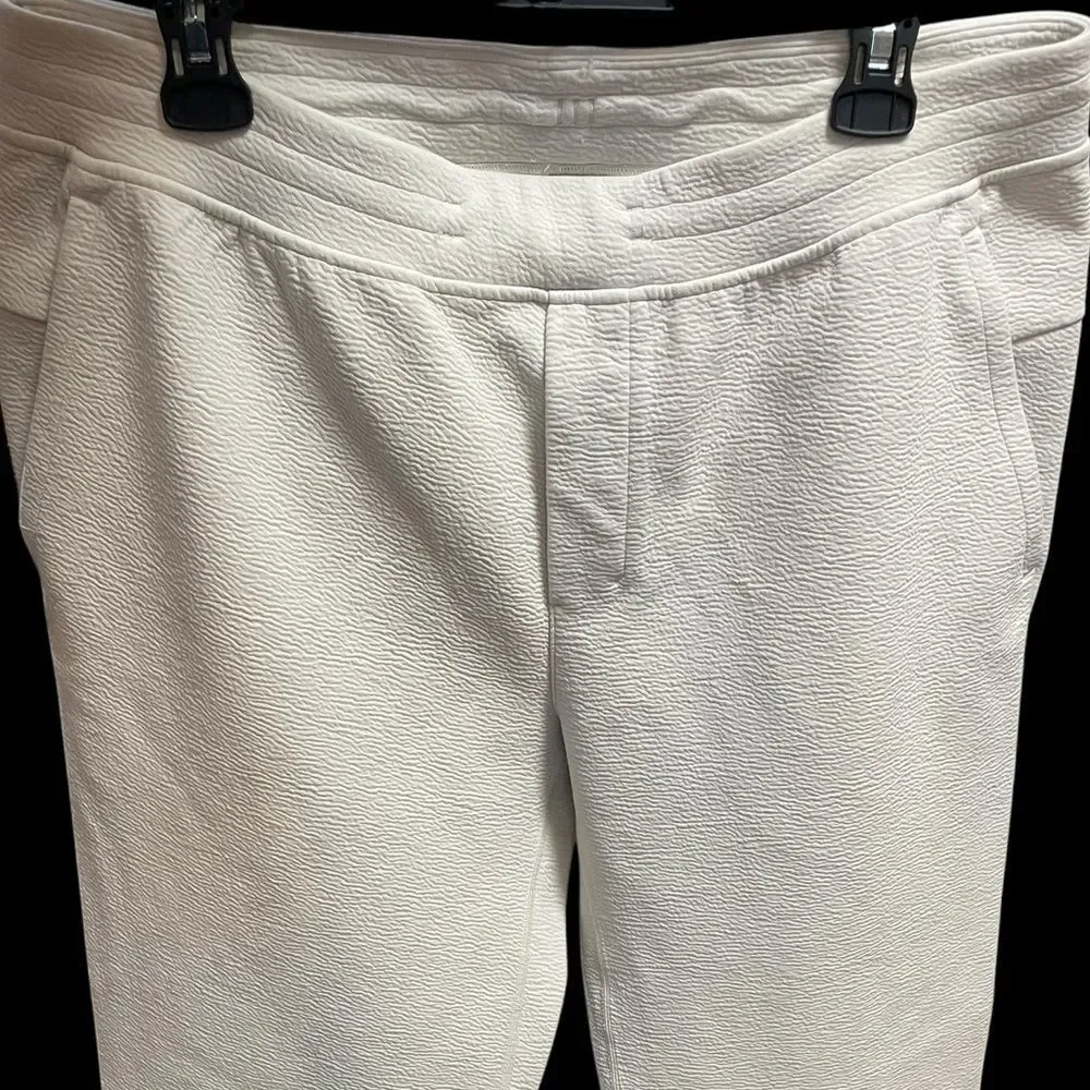 Lululemon Men’s Textured Spacer Classic-Tapered Pant Cream Bone XL
